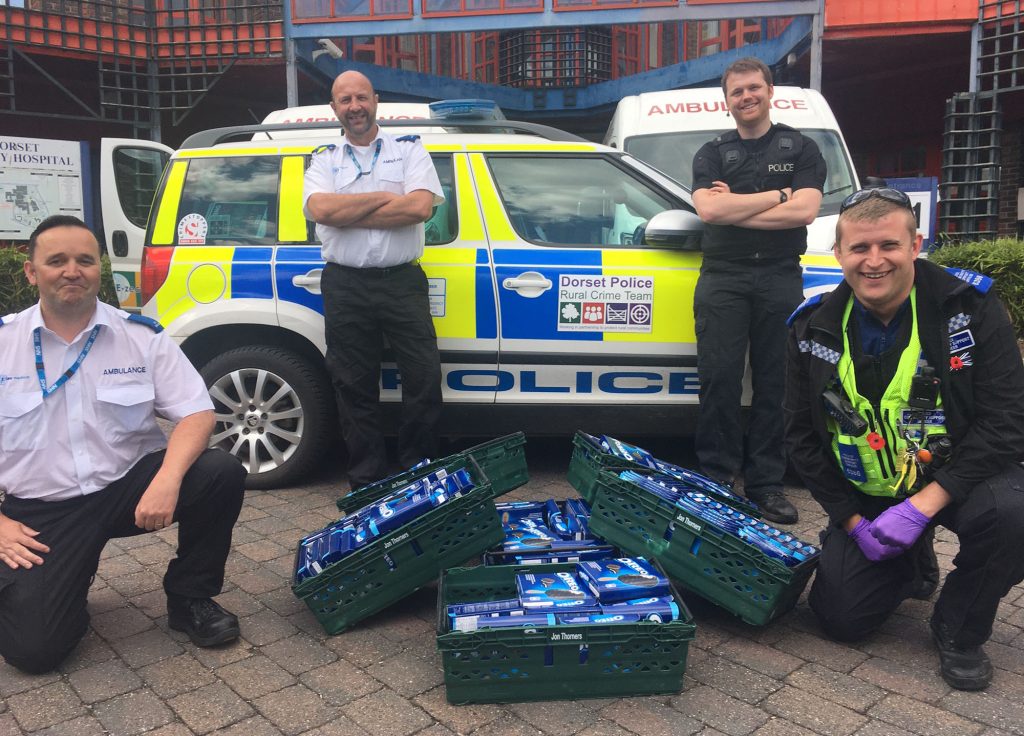 Ice cream donation Dorset Police5